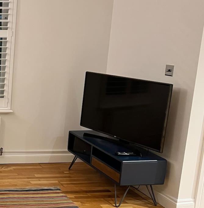 ***Spotless, Bright 1 Double Bed Apartment*** Bath Exterior photo